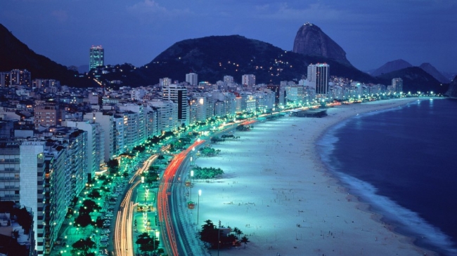La noche de Copacabana - Recorriendo la Avenida Atlántica en Copacabana